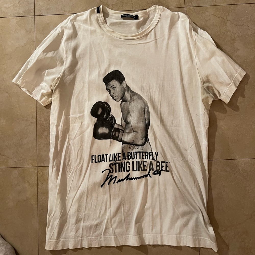 Dolce & Gabbana T-shirt for sale.